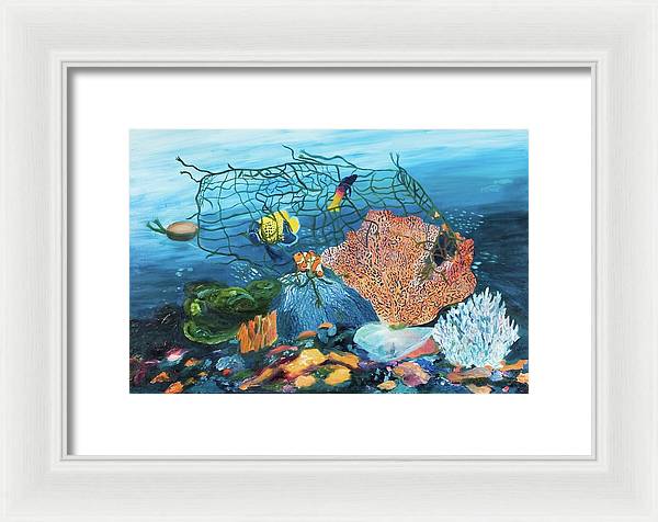 Caught in coral - Framed Print