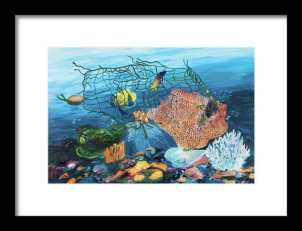 Caught in coral - Framed Print
